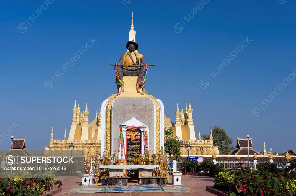Statue of King Setthathirat at Pha That Luang temple, Vientiane, Laos, Indochina, Asia