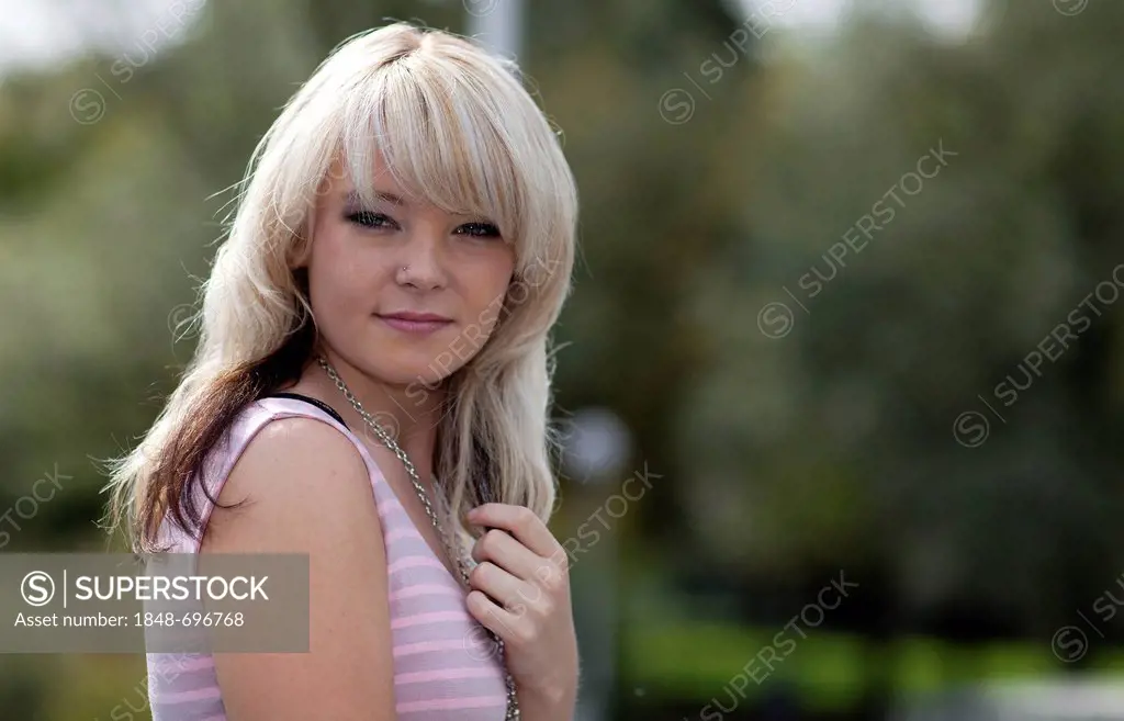 Young blonde woman, portrait