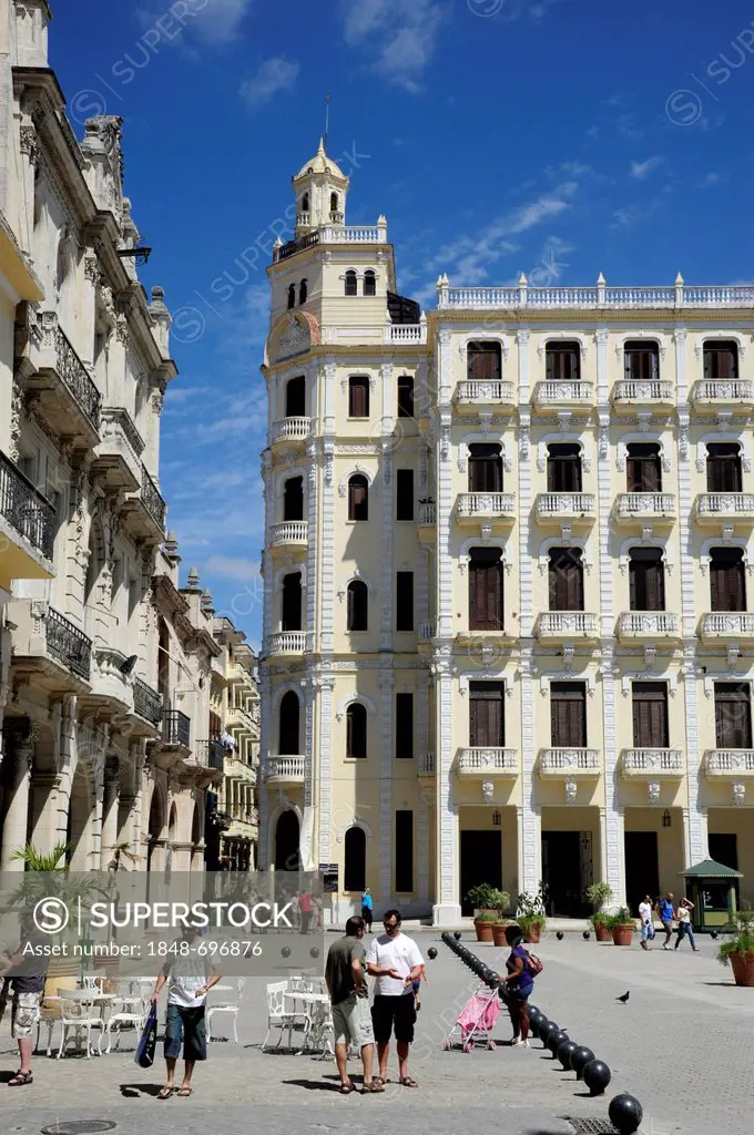 Plaza Vieja square in the historic district of Havana, Habana Vieja, Old Havana, Cuba, Greater Antilles, Caribbean, Central America, America