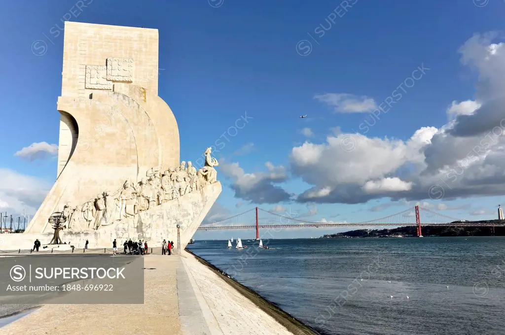 Padráo dos Descobrimentos, Monument to the Discoveries, monument with major Portuguese seafaring figures on the banks of the Rio Tejo, Tagus river, Be...