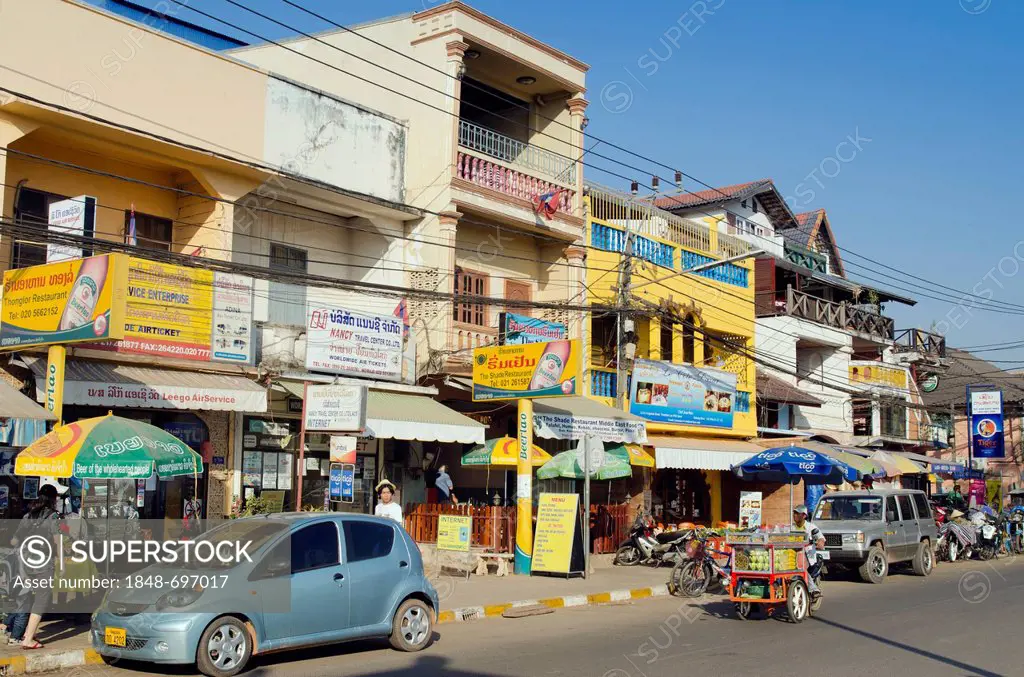 Traffic, shops and restaurants, Fa Ngum Road, Vientiane, Laos, Indochina, Asia