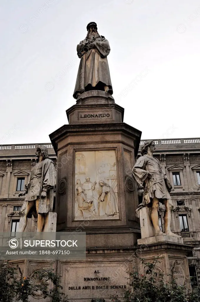 Monument by Pietro Magni, Leonardo da Vinci of 1872, Piazza della Scala square, Milan, Italy, Europe, PublicGround