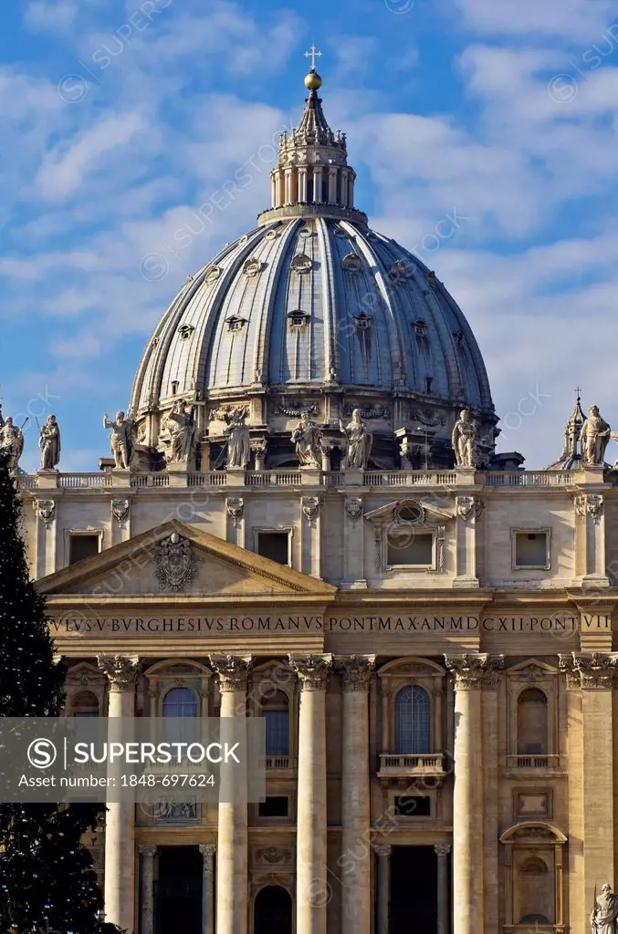 St. Peter's Basilica, facade with statues of saints, St. Peter's Square, Rome, Vatican, Italy, Europe