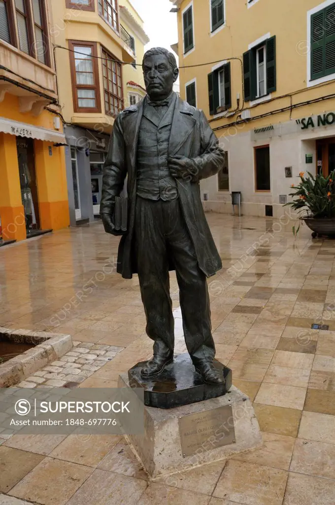 Statue of Rafael Oléo i Quadrado, Ciutadella, Menorca, Balearic Islands, Spain, Europe