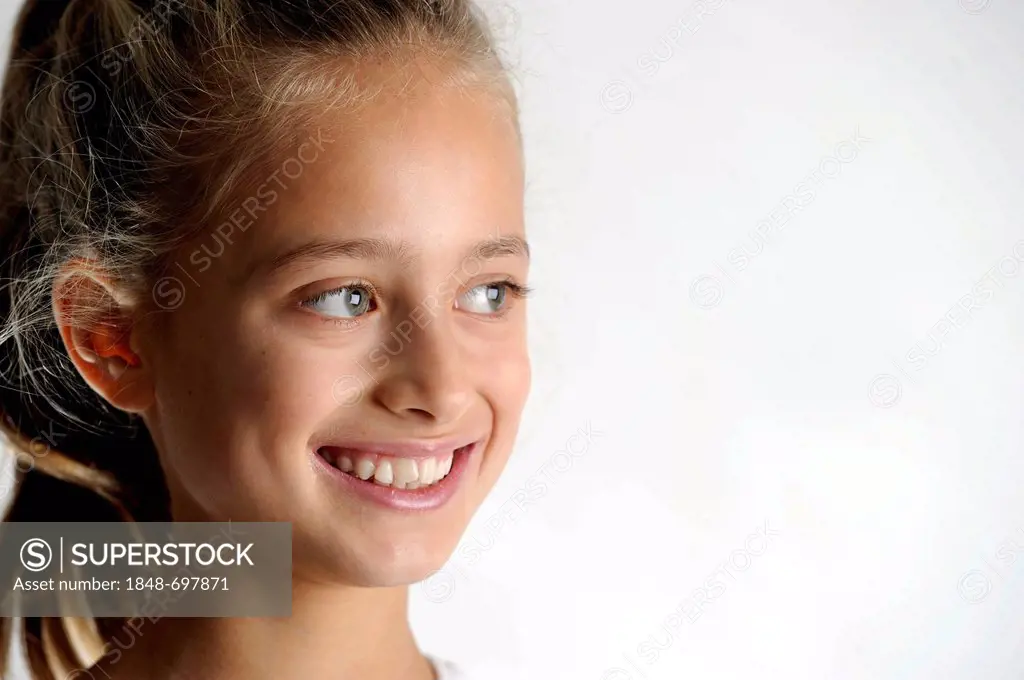 Girl smiling, portrait