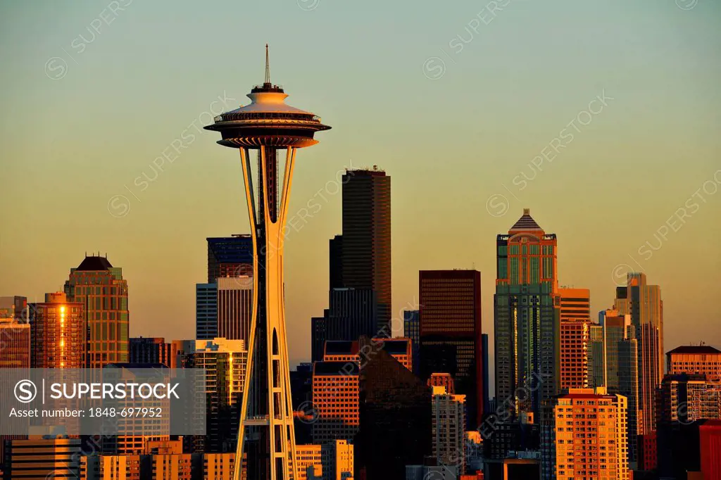 Evening skyline, dusk, Seattle financial district with Space Needle, Columbia Center, formerly Bank of America Tower, Washington Mutual Tower, Two Uni...