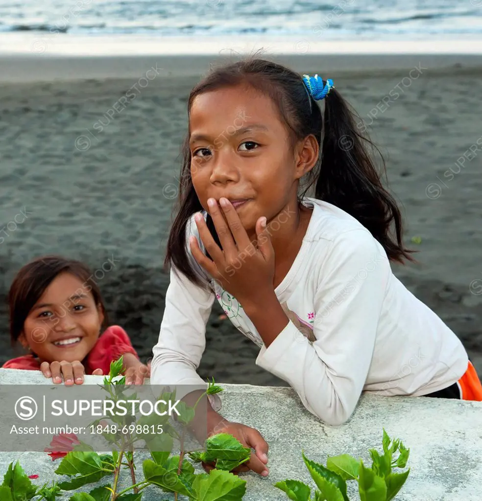 Balinese girls, northern Bali, Bali, Indonesia, Southeast Asia