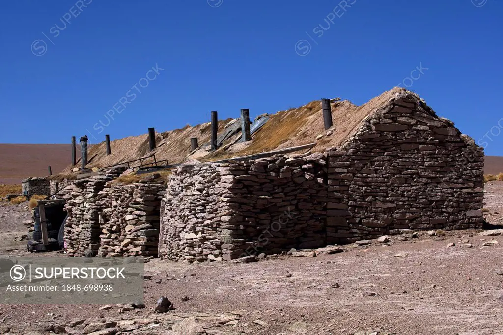 Stone house, accommodation for salt workers, Atacama Desert, Altiplano, southern Bolivia, South America