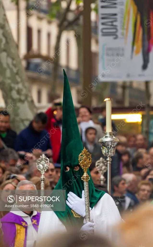 Pentients with a crosses at the Good Friday procession, Semana Santa, Holy Week, Barcelona, Catalonia, Spain, Europe