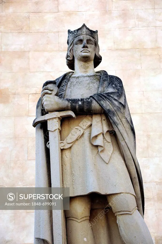 Monument to Alfonso III, a spanish king in medieval times, Plaza de la Conquesta square, Mahon, Mao, Minorca, Menorca, Balearic Islands, Spain, Europe