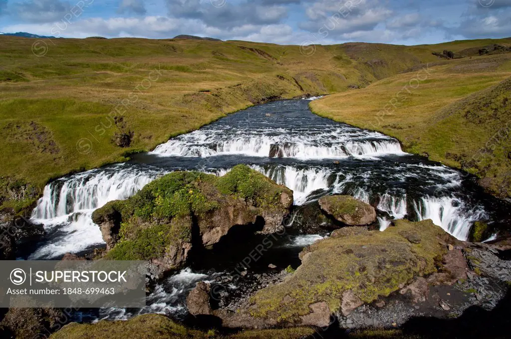 Waterfall on the Skóga River, Fimmvoerðuháls hiking trail, Fimmvoerduhals  Skógar, Suðurland, Sudurland, Southern Iceland, Iceland, Europe