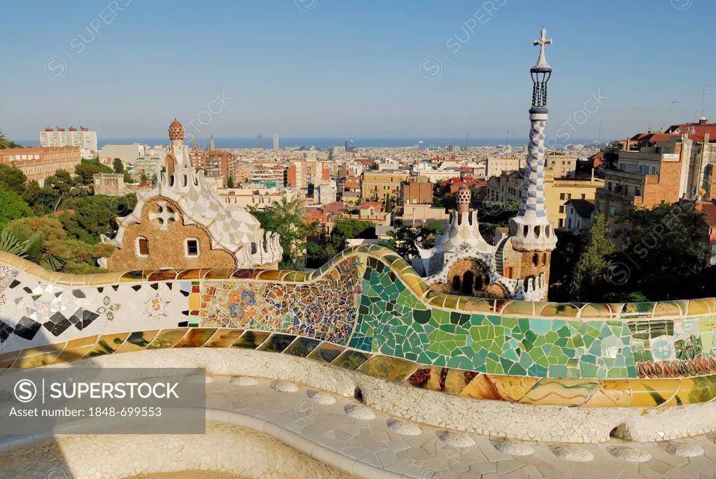 Wave-shaped bank with ceramic mosaics by Josep Maria Jujol, La Placa, Park Gueell, designed by Antoni Gaudí, UNESCO World Cultural Heritage Site, Barc...
