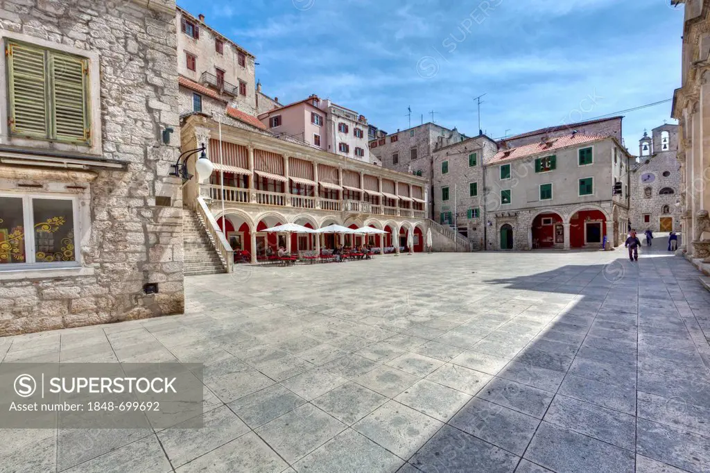 Cathedral square at the Cathedral of St. James, Katedrala svetog Jakova, UNESCO World Cultural Heritage, Sibenik, central Dalmatia, Dalmatia, Adriatic...