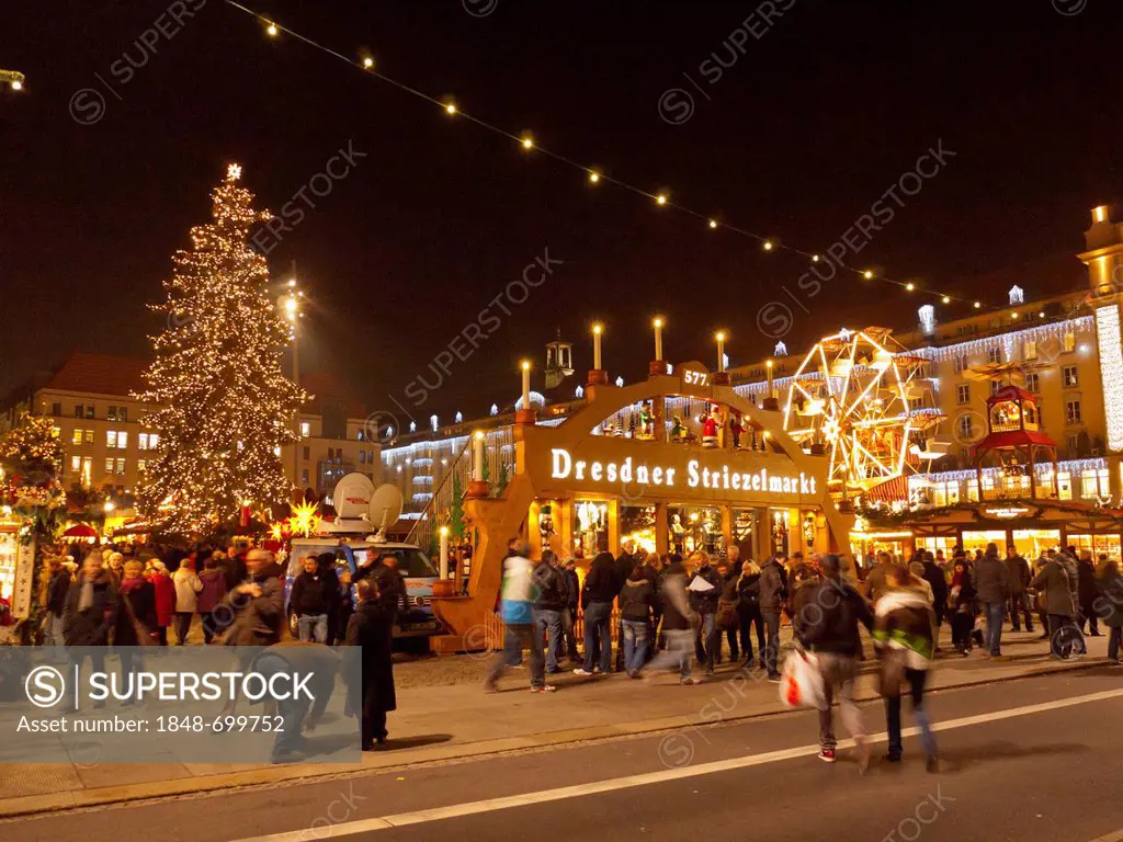 Striezelmarkt Christmas market in Dresden, Saxony, Germany, Europe, PublicGround