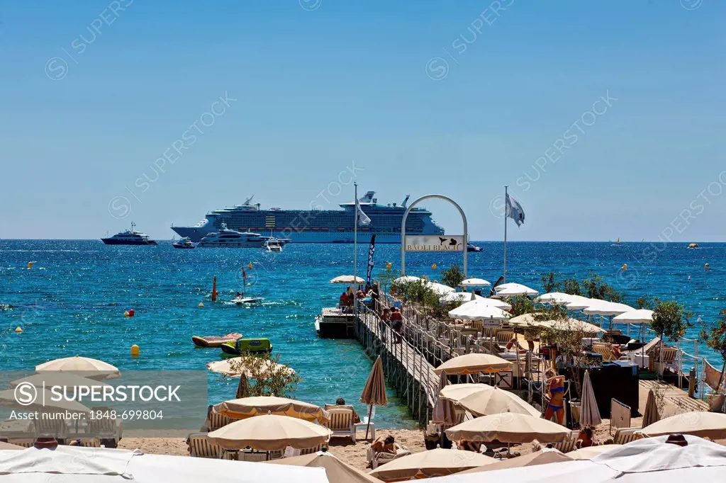 Beach of Cannes on the Croisette promonade, Cote d'Azur, Southern France, France, Europe, PublicGround