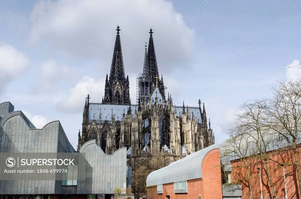 View from Heinrich-Boell-Platz square towards Cologne Cathedral, Cologne Philharmonic Hall on the left, Cologne, North Rhine-Westphalia, Germany, Euro...