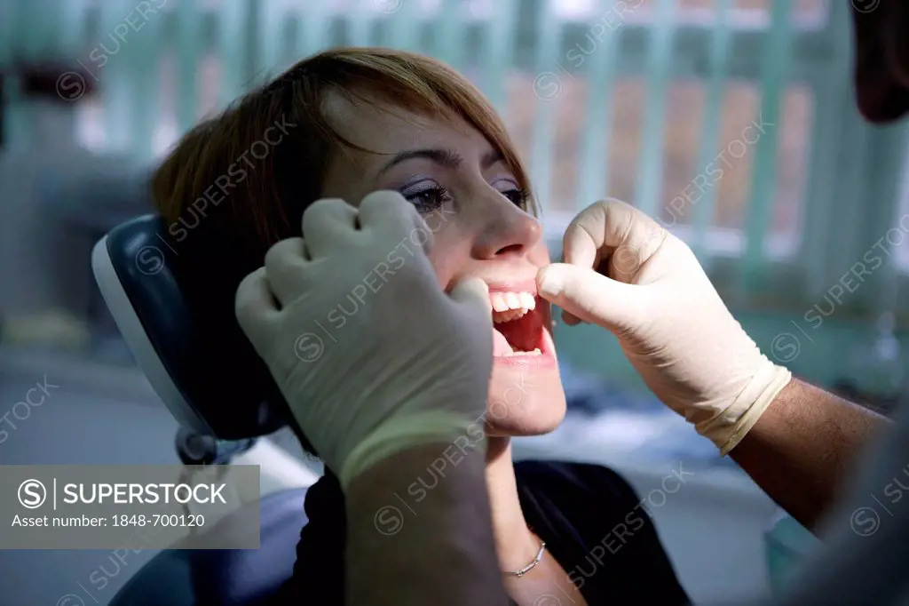 Woman, 39 years, dental examination, dental surgery
