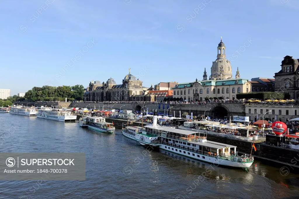 Dresden City Festival, Terrassenufer waterfront and Bruehl's Terrace, Elbe River and boats, Frauenkirche church at the back, Saxony, Germany, Europe