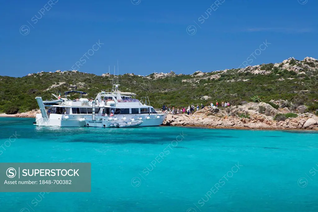 Excursion boat with tourists, Budelli Island, Parco Nazionale dell 'Archipelago di La Maddalena, La Maddalena Archipelago National Park, Sardinia, Ita...