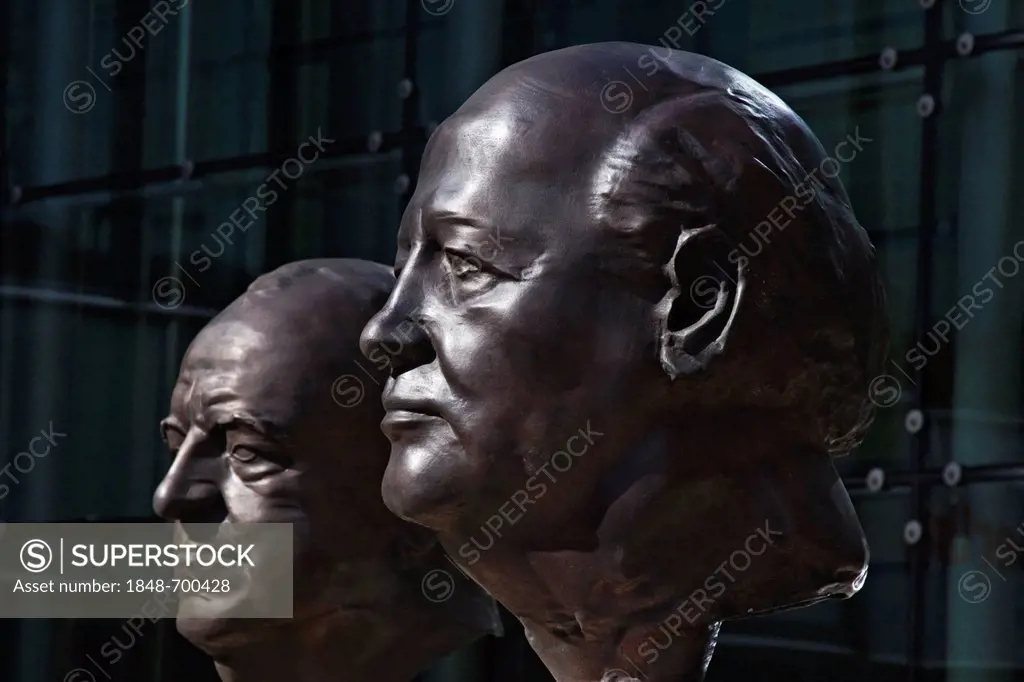 Monument to the fathers of reunification, former Chancellor Helmut Kohl, former Russian President Mikhail Gorbachev, Berlin, Germany, Europe