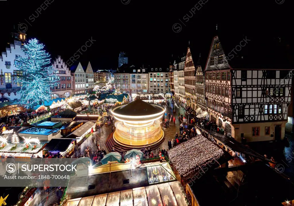 Christmas market on Roemer square, Frankfurt am Main, Hesse, Germany, Europe