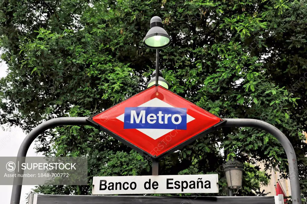 Metro sign, Plaza de España, Madrid, Spain, Europe