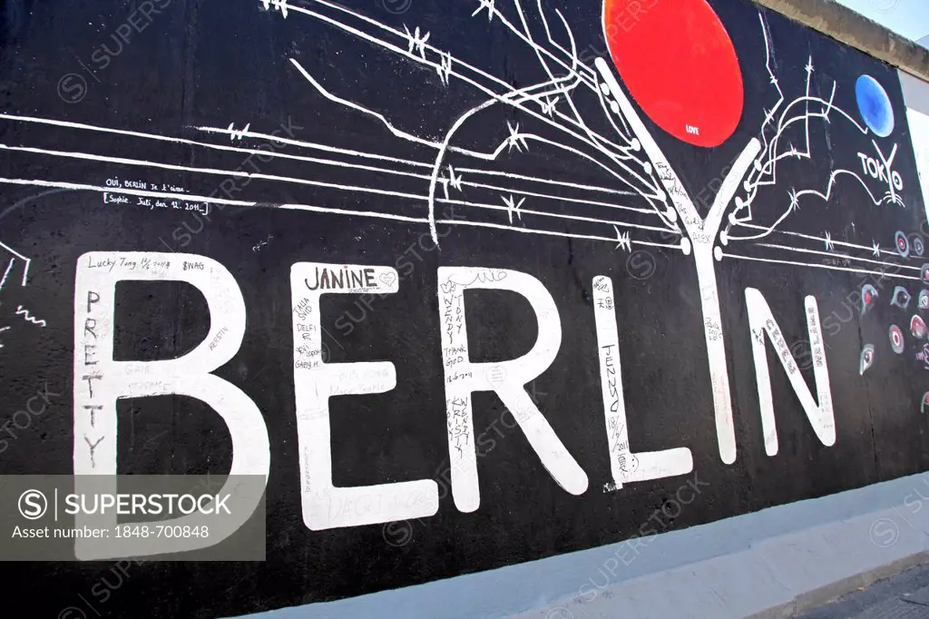 Lettering Berlin, remainder of the Berlin Wall, East Side Gallery, Berlin, Germany, Europe