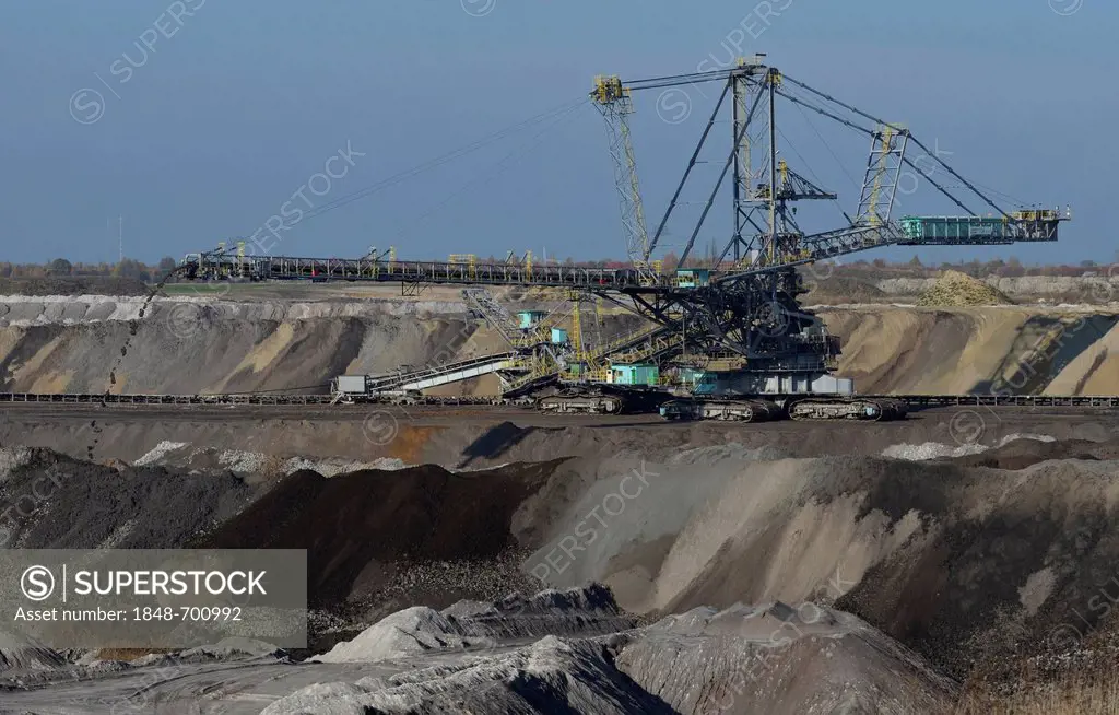 Spreader in the Schleenhain brown coal opencast mine, Saxony, Germany, Europe