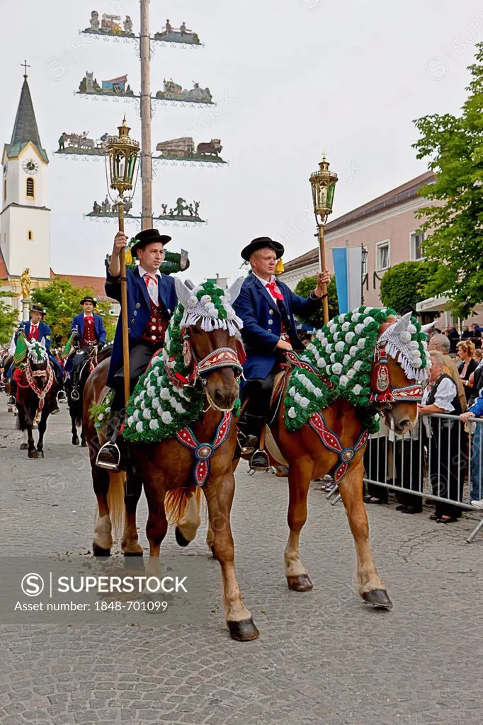 Koetztinger Pfingstritt, one of the largest mounted religious processions in Europe, at Pentecost, Bad Koetzting, Bavaria, Germany, Europe, PublicGrou...