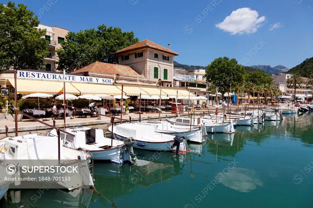 Boats in the harbour of Port Soller, Majorca, Balearic Islands, Spain, Europe