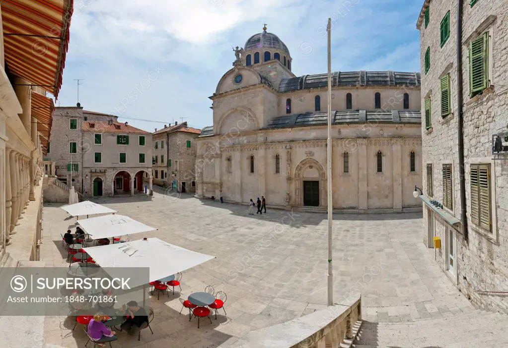 Cathedral Square at the Cathedral of St. James, Katedrala svetog Jakova, UNESCO World Cultural Heritage, Sibenik, central Dalmatia, Dalmatia, Adriatic...