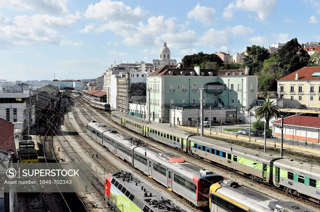 Railway tracks, Lisbon railway station, main-line station, Santa Apolónia station, opened in 1865, Lisbon, Lisboa, Portugal, Europe