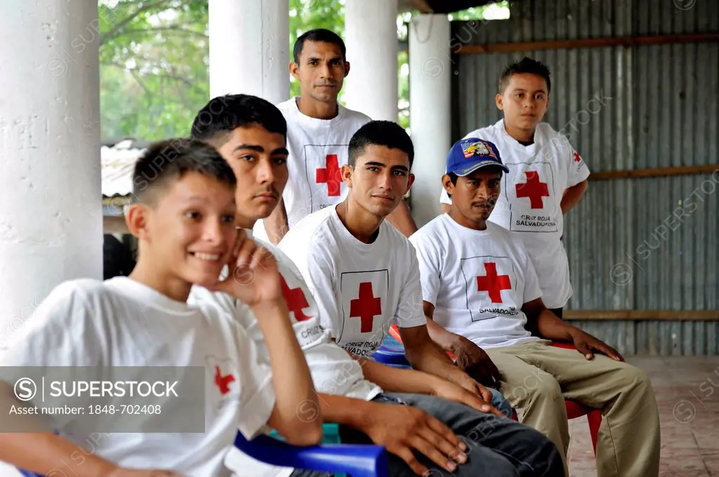 Red Cross volunteers in El Salvador, the country most vulnerable to natural disasters in the world, El Angel, Jiquilisco, Bajo Lempa, El Salvador, Cen...