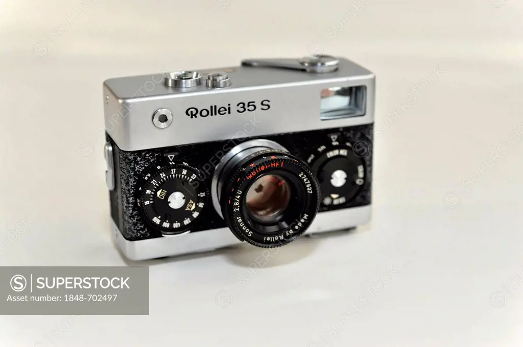Miniature viewfinder camera, analogue or film camera, Rollei 35S with Sonnar F2.8 40mm lens