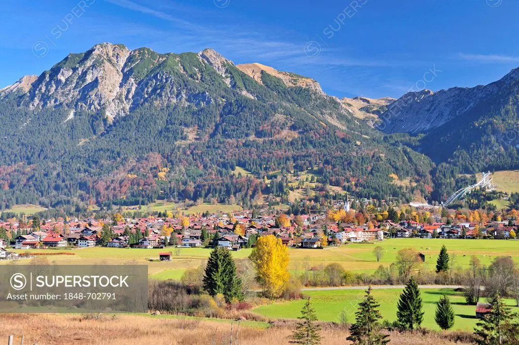 Oberstdorf, Rubihorn mountain and Geissalphorn mountain at the back, Oberallgaeu district, Bavaria, Germany, Europe, PublicGround