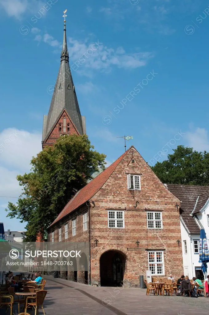 Sankt-Marien-Kirche, St. Mary's Church, Nordermarkt square, Flensburg, Flensburg Fjord, Baltic Sea, Schleswig-Holstein, Germany, Europe