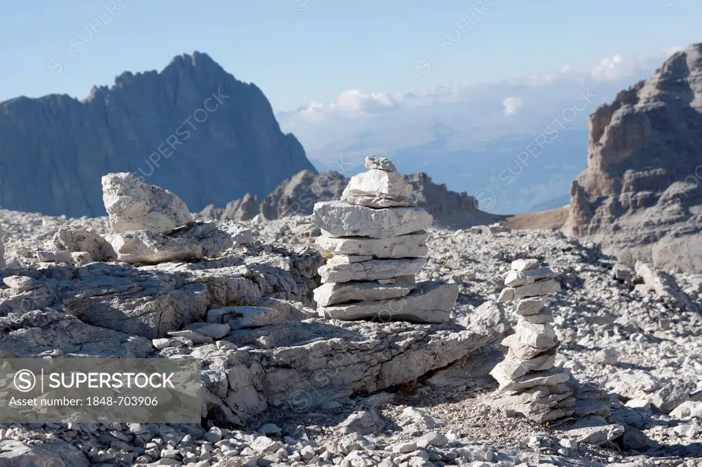 Cairn, Sass Pordoi Mountain, 2925 m, Sella Group, Dolomites, Italy, Europe