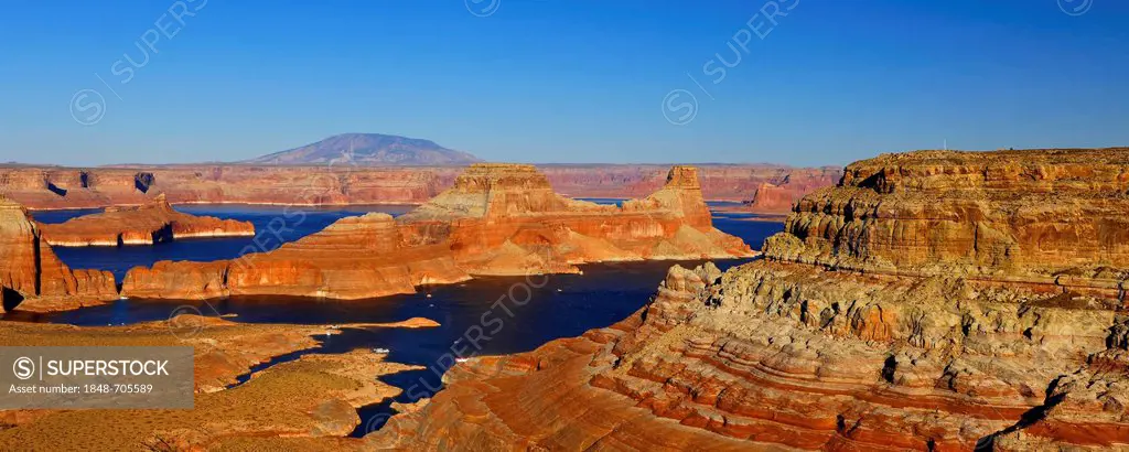 Panoramic view from Alstrom Point of Lake Powell with Gunsight Butte and Navajo Mountain, houseboats, Bigwater, Glen Canyon National Recreation Area, ...