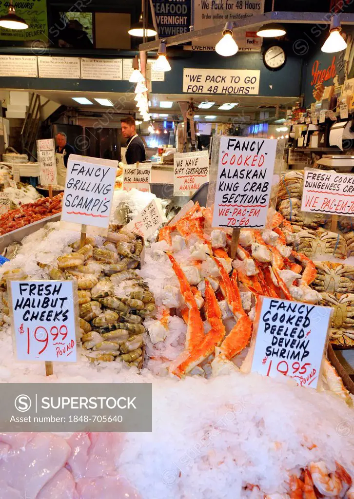 Fishmonger, fresh fish, Dungeness crabs (Metacarcinus magister), cooked stone crabs (Lithodidae), Pike Place Market, public market, fish market, Seatt...