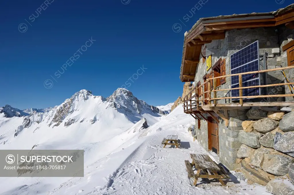 Mountain cabin, Aiguille Percee, Tignes, Val d'Isere, Savoie, Alps, France, Europe