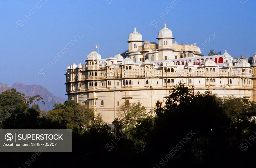 City Palace of Udaipur, still home of the Maharaja family, Rajasthan, India, Asia