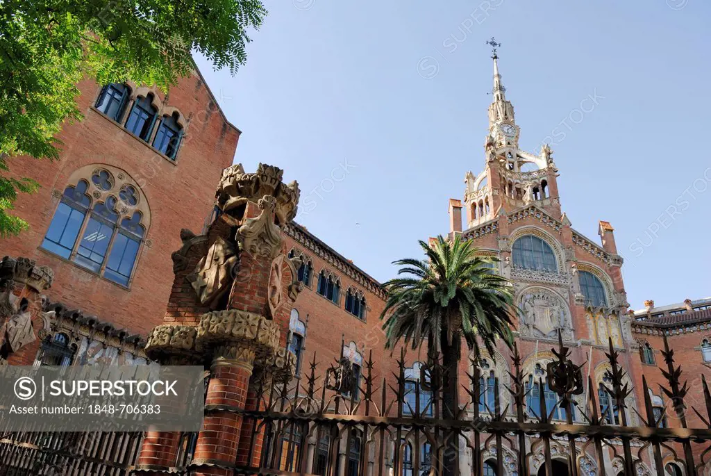 Entrance, Hospital de la Santa Creu i de Sant Pau, Hospital of the Holy Cross and Saint Paul, Eixample, Barcelona, Catalonia, Spain, Europe