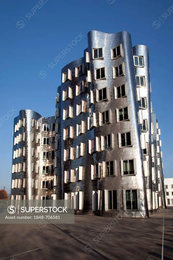 Gehry buildings by architect Frank O. Gehry, Neuer Zollhof, Medienhafen harbour, Duesseldorf, state capital, Rhineland, North Rhine-Westphalia, German...