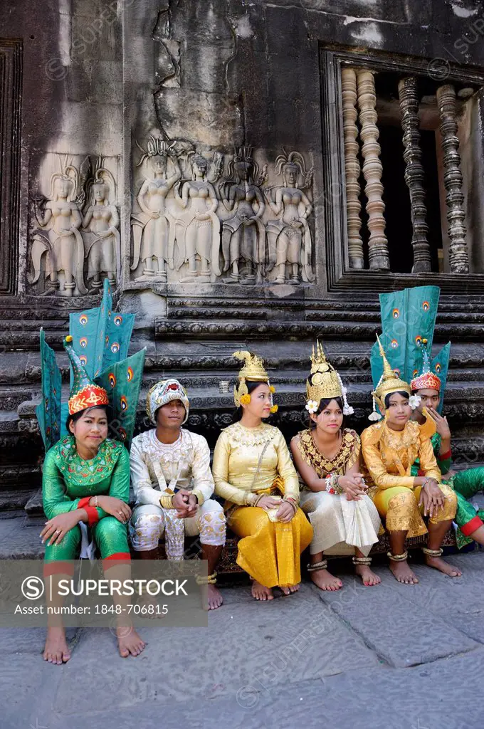 Khmer folk group with costumes from Hindu mythology in the centre of Angkor Wat, Cambodia, Southeast Asia, Asia