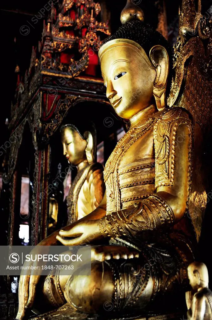 Shan-style Buddha statue at the Nga Phe Kyaung monastery, Jumping Cat Monastery, Lake Inle, Burma also known as Myanmar, Southeast Asia, Asia