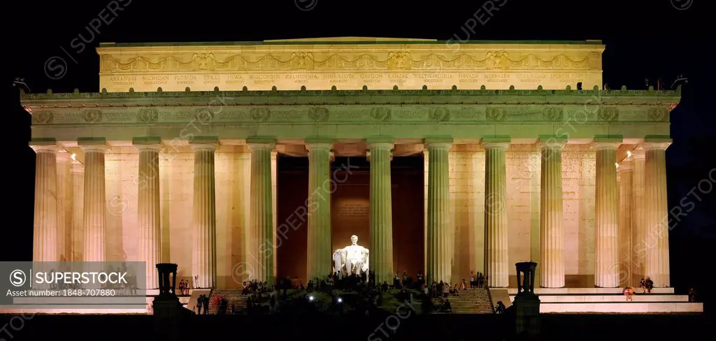 Tourists at the Lincoln Memorial at night, Washington DC, District of Columbia, United States of America, USA