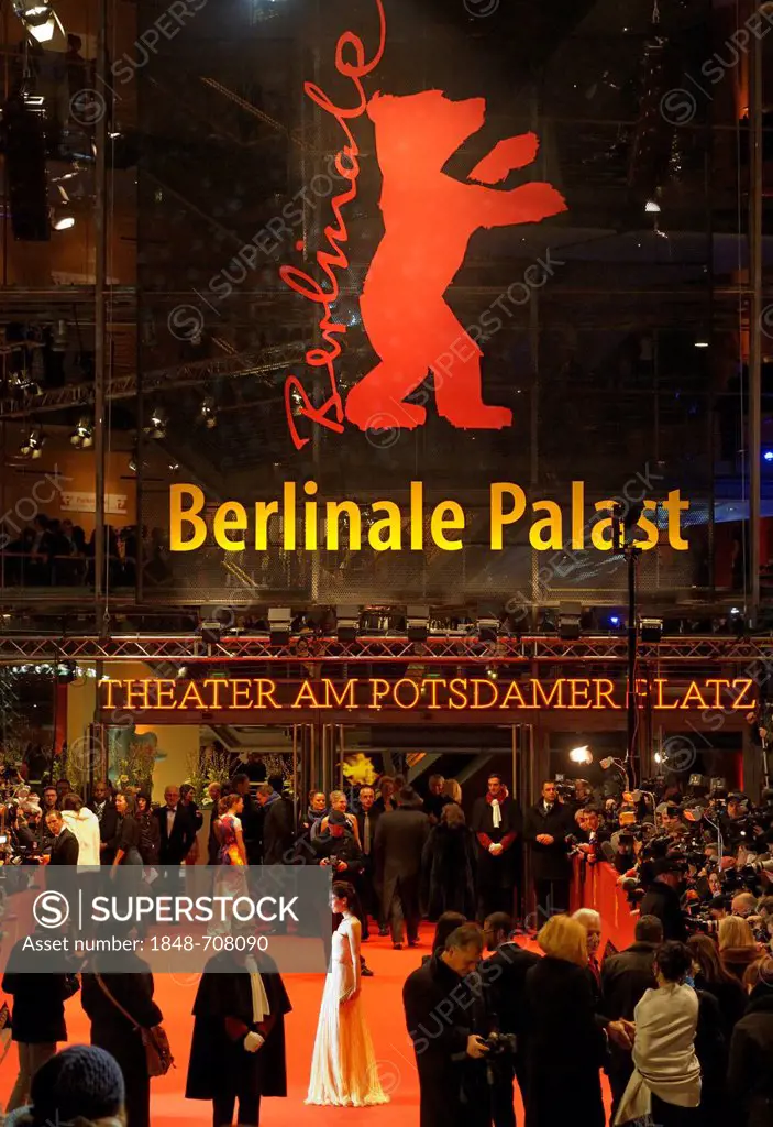Berlin International Film Festival, Berlinale, red carpet, arrival of the stars, Berlinale Palast in the Musical-Theater, Marlene-Dietrich-Platz squar...