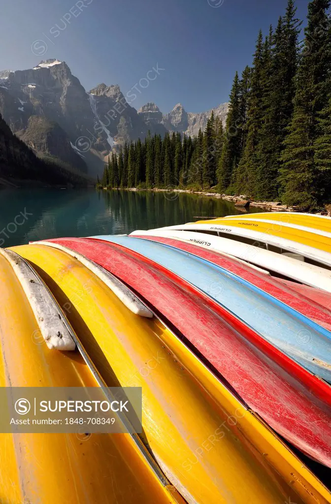 Canoes on Moraine Lake, Valley of the Ten Peaks, Banff National Park, Canadian Rockies, Alberta, Canada