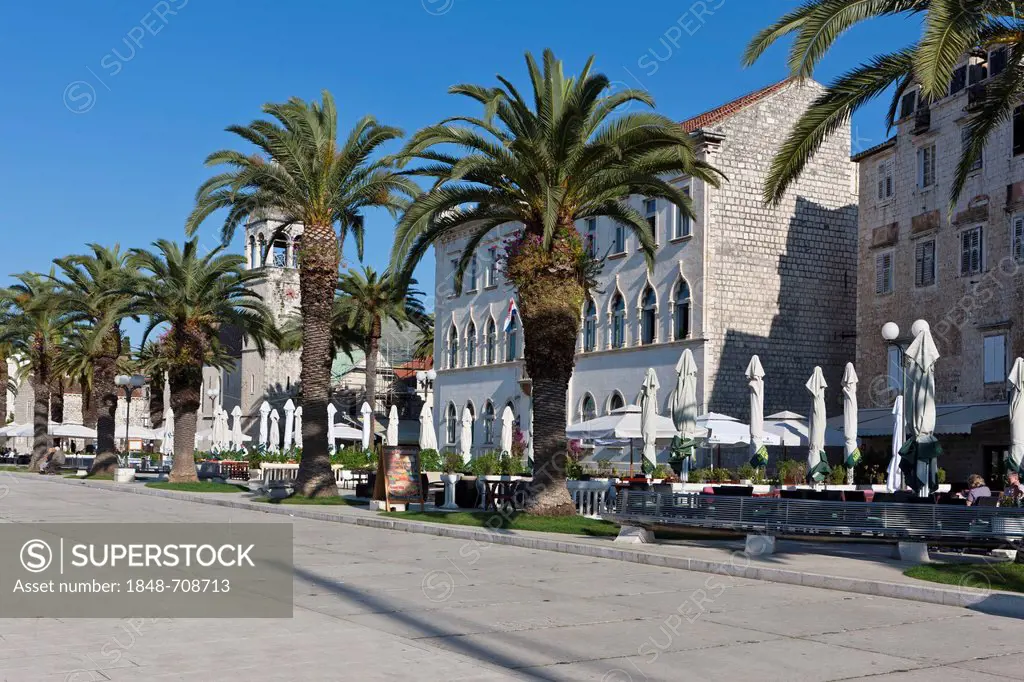Riva promenade and palazzo, historic centre of Trogir, UNESCO World Heritage Site, Split region, central Dalmatia, Dalmatia, Adriatic coast, Croatia, ...