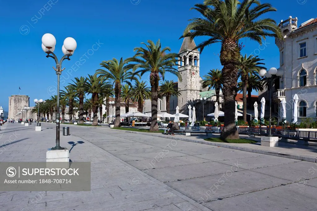 Riva promenade and palazzo, historic centre of Trogir, UNESCO World Heritage Site, Split region, central Dalmatia, Dalmatia, Adriatic coast, Croatia, ...